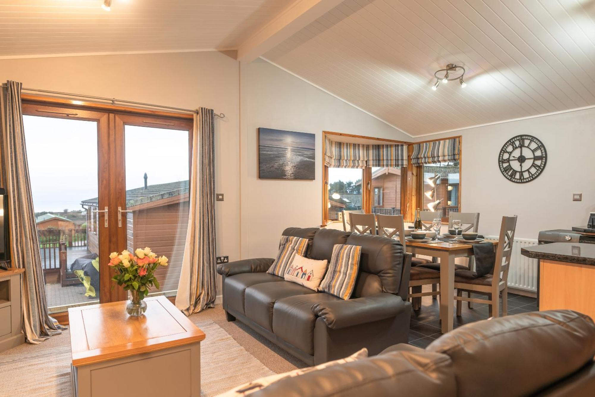 31 Ocean Terrace - 3 Bed-sleeps 6 - Hot Tub Extra Cost Tjs31ot * Woolacombe